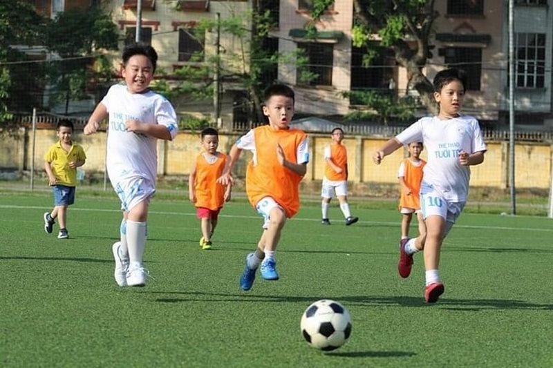 Học chơi bóng đá có thể lực tốt là điều cần thiết